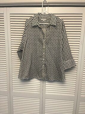 Foxcroft Button Down Shaped Blouse